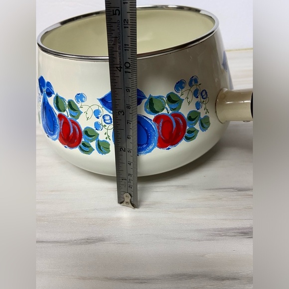 3/55$ Cottage core Vintage 1970s Enamelware Pot with‎ wood handles - Picture 6 of 16